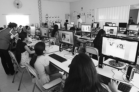 Descripción: Macintosh HD:Users:sabrinaroth:Documents:Trabajo:TUPAC:Fotos:2014:2014 11 28 Fotos Talleres Bartolina Sisa:informatica.jpg