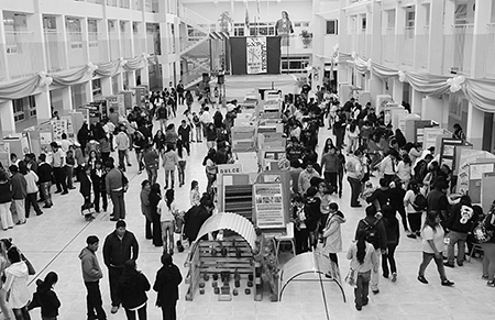 Descripción: Macintosh HD:Users:sabrinaroth:Documents:Trabajo:TUPAC:Fotos:2014:2014 12 02 Expo Laboral German Abdala:laboral2.jpg